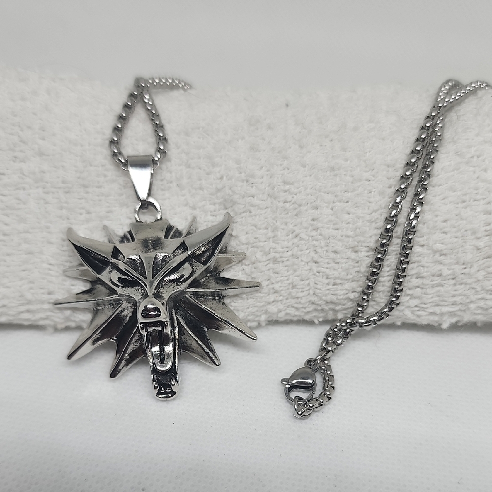 Vintage Style  Wolf 🐺  Necklace